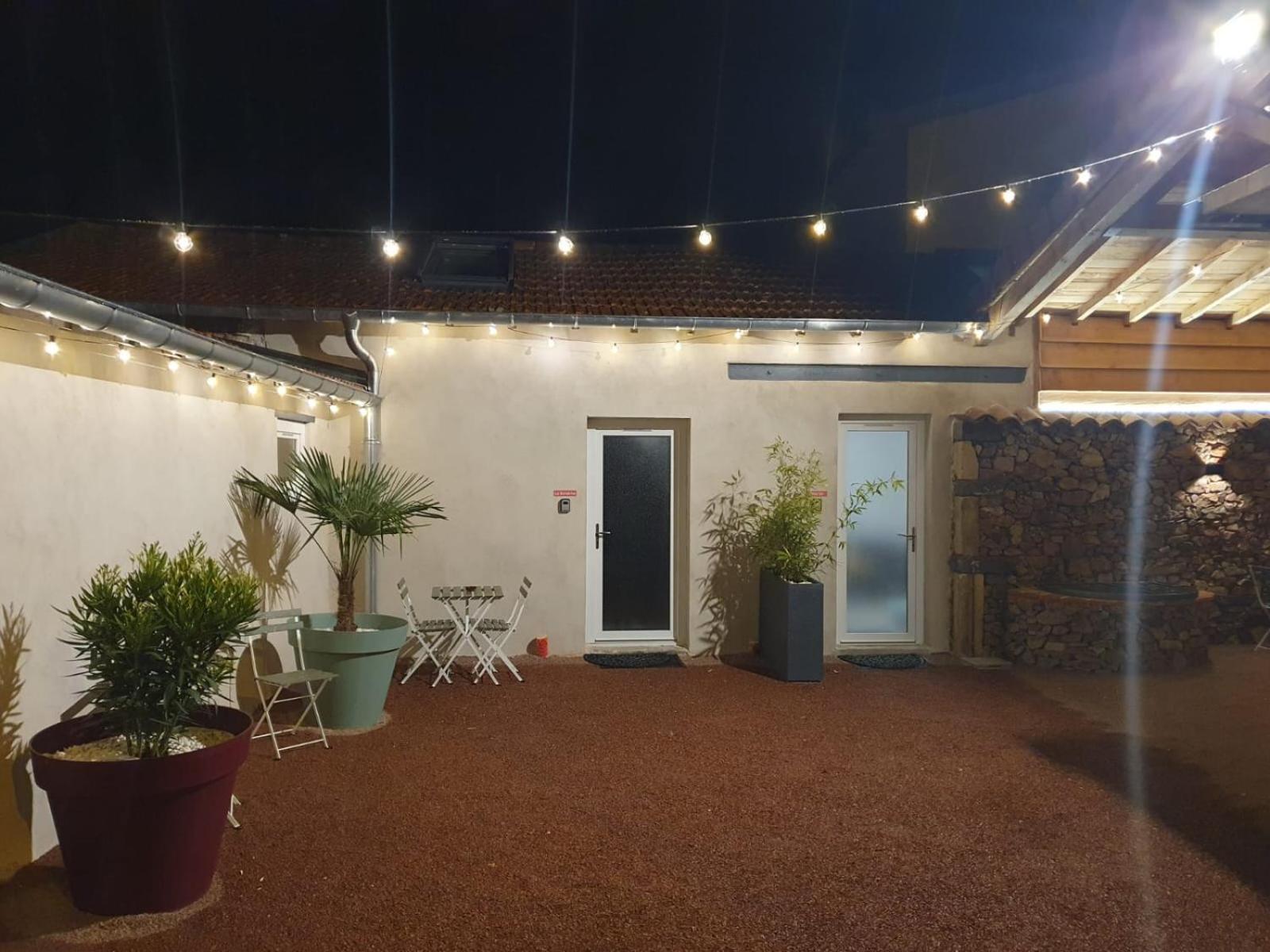 Le Boheme, Sauna & Spa Riorges Exterior foto