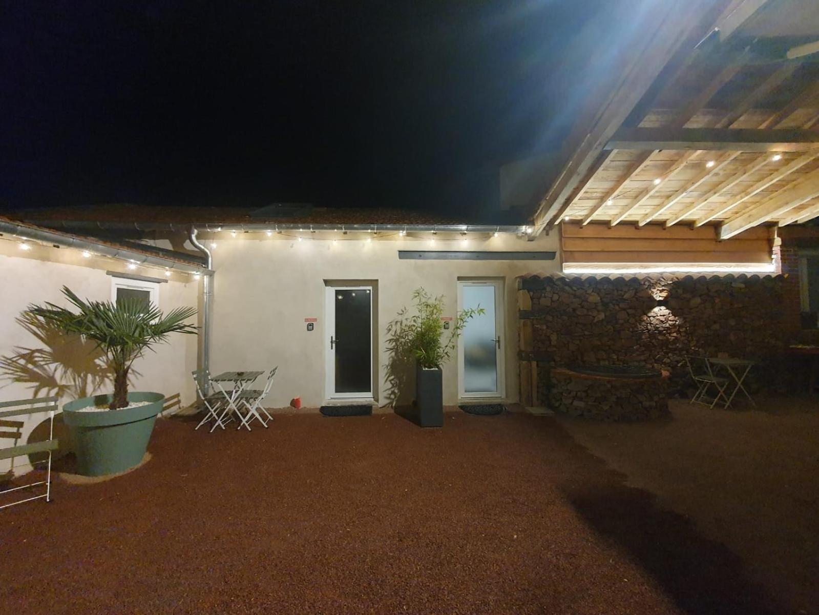 Le Boheme, Sauna & Spa Riorges Exterior foto